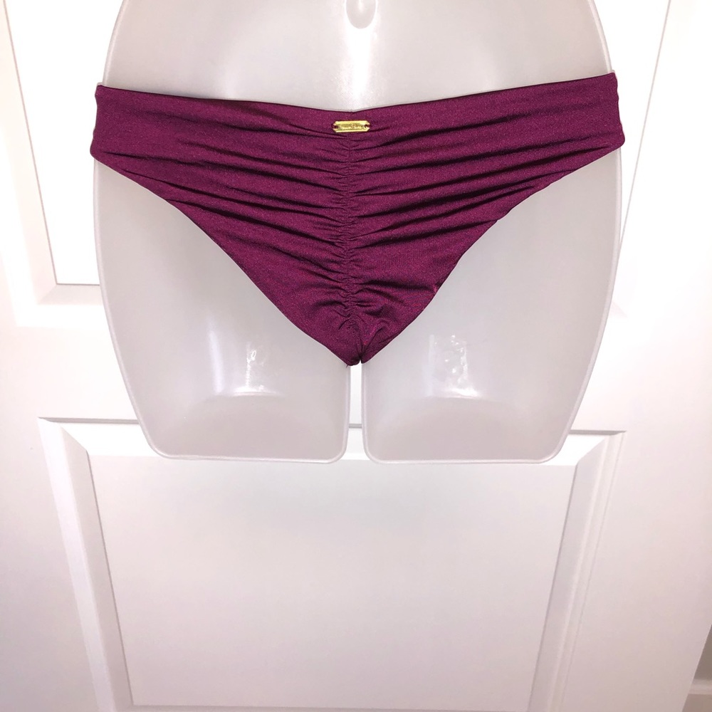 Beach Bunny Ruched back bottoms